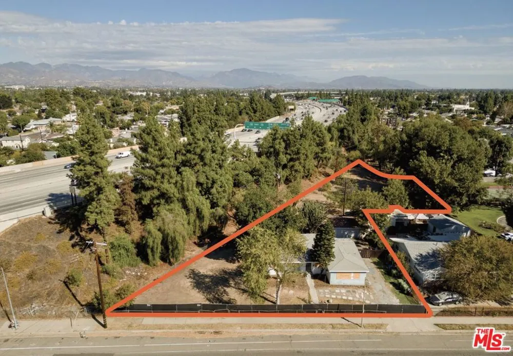 10810 Woodley Avenue Granada Hills, CA 91344