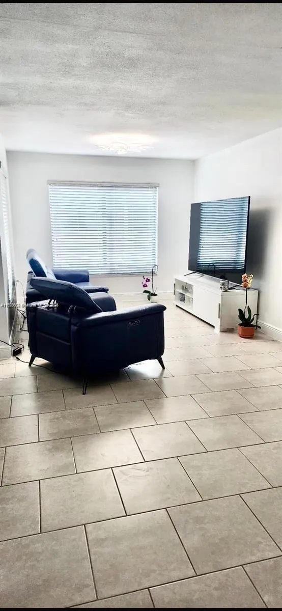 13208 SW 10th Ln Miami, FL 33184