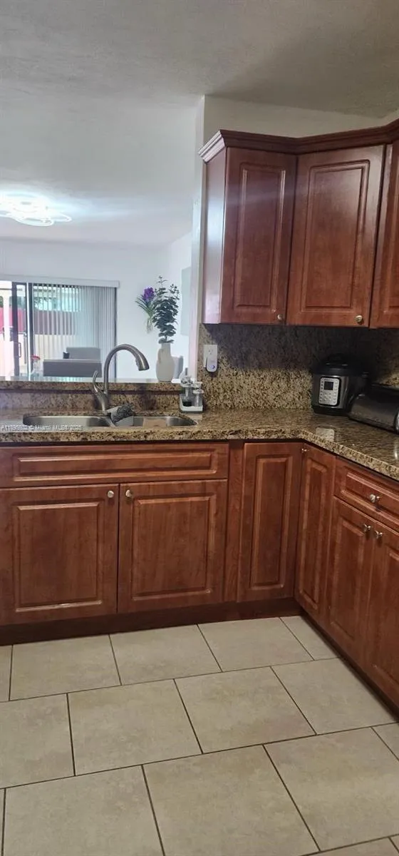 13208 SW 10th Ln Miami, FL 33184
