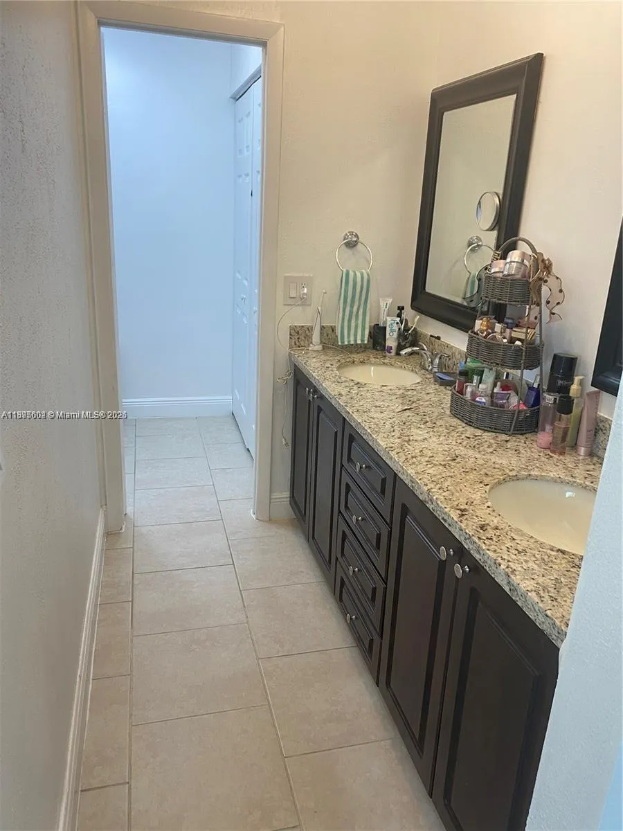 13208 SW 10th Ln Miami, FL 33184