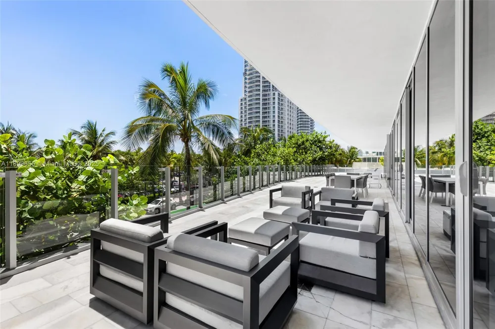 1 Collins Ave #207 Miami Beach, FL 33139