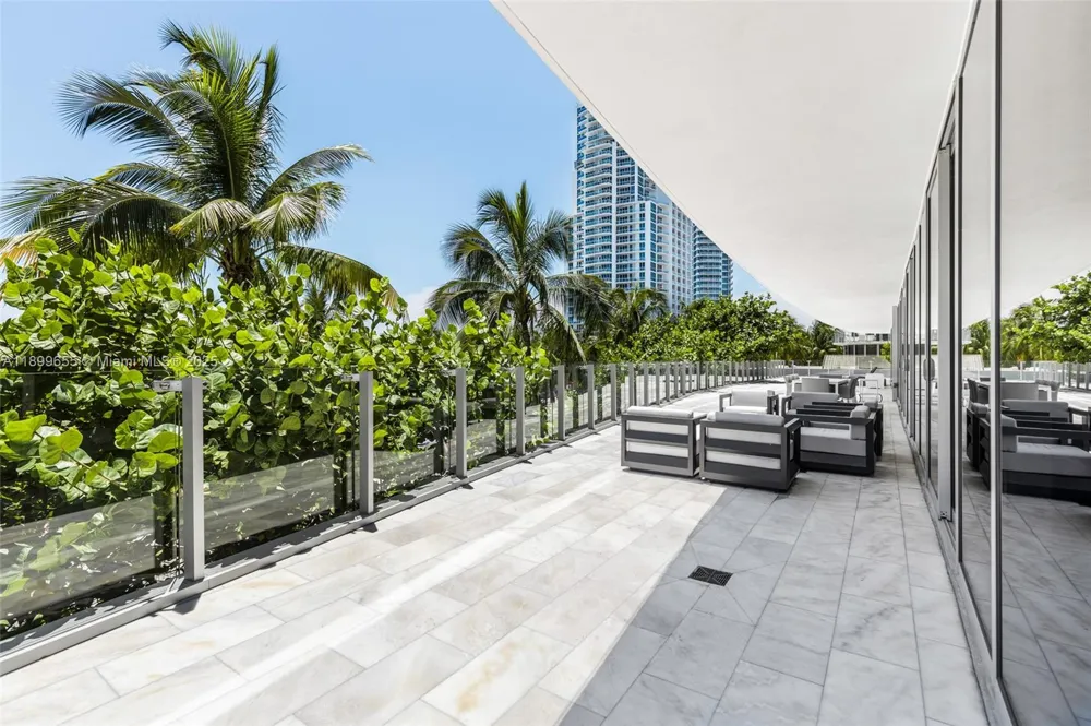 1 Collins Ave #207 Miami Beach, FL 33139
