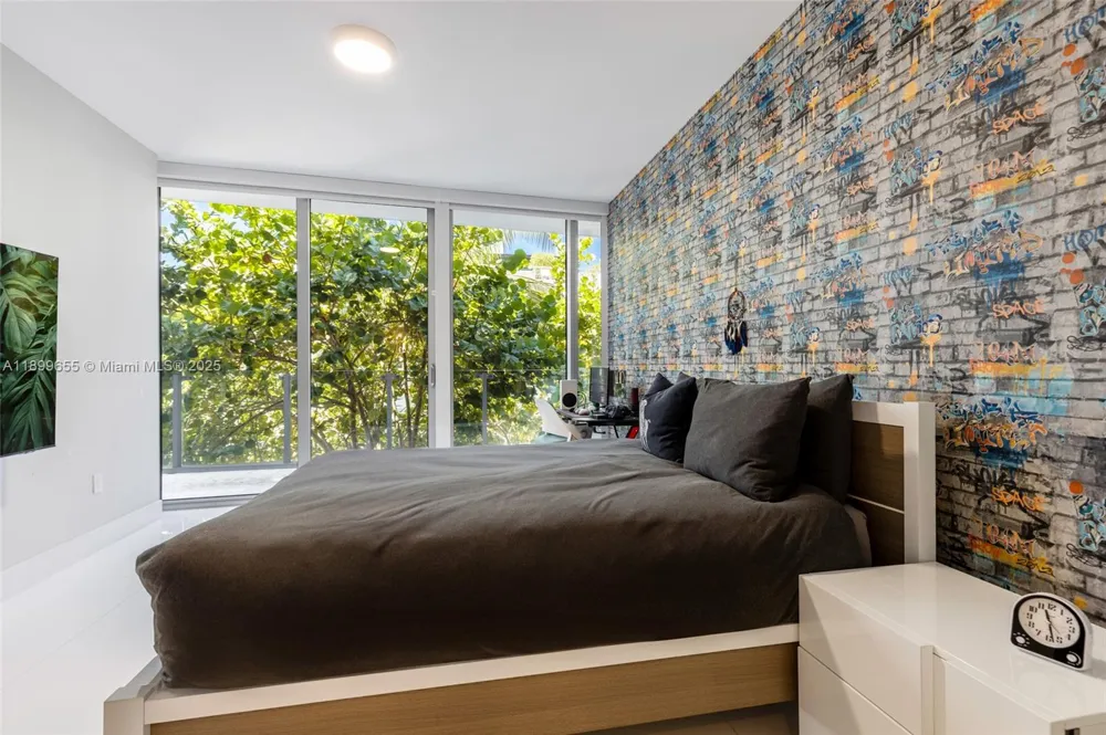1 Collins Ave #207 Miami Beach, FL 33139