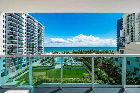 2301 Collins Ave #738