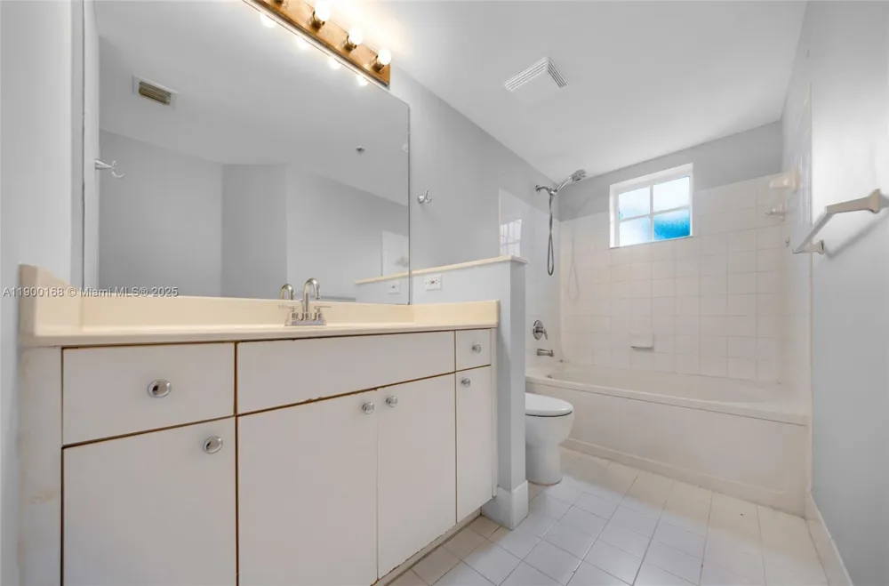 17125 Bay Rd #3301 Sunny Isles Beach, FL 33160