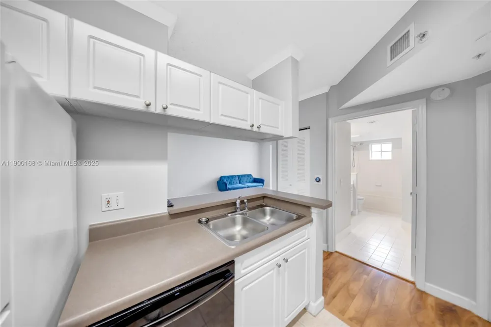17125 Bay Rd #3301 Sunny Isles Beach, FL 33160