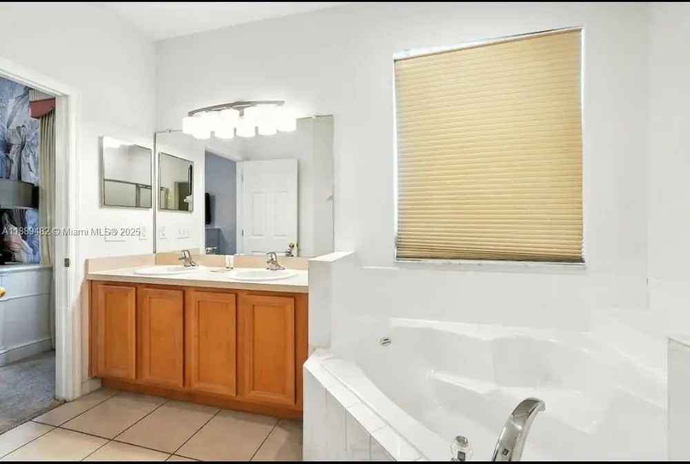 8520 SUNRISE KEY DR Kissimmee, FL 34747
