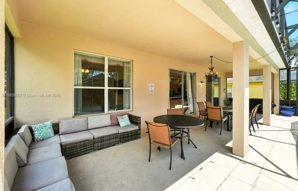 8520 SUNRISE KEY DR Kissimmee, FL 34747