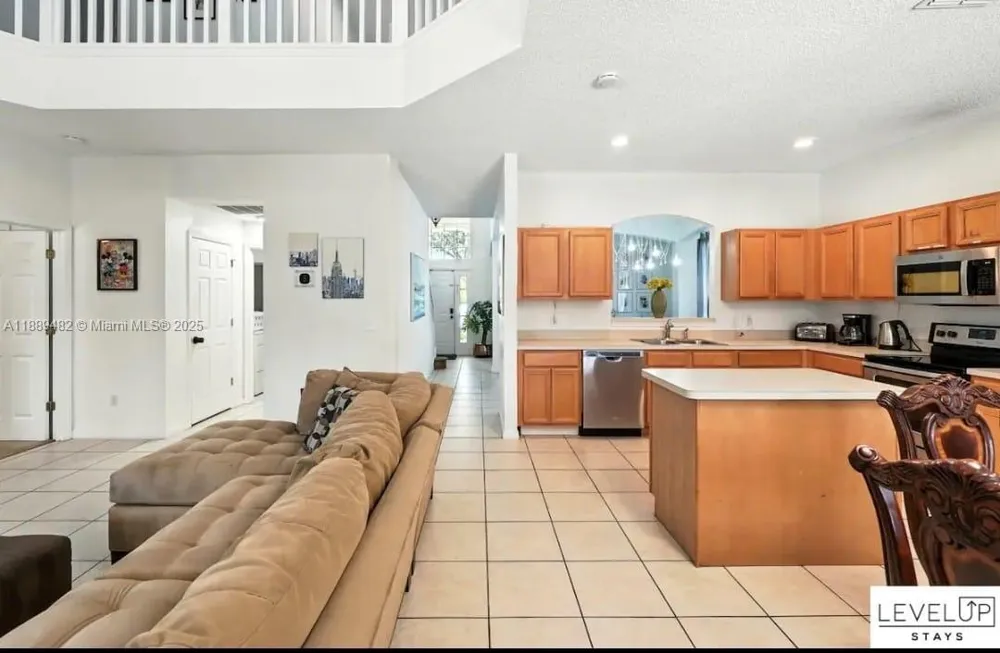 8520 SUNRISE KEY DR Kissimmee, FL 34747