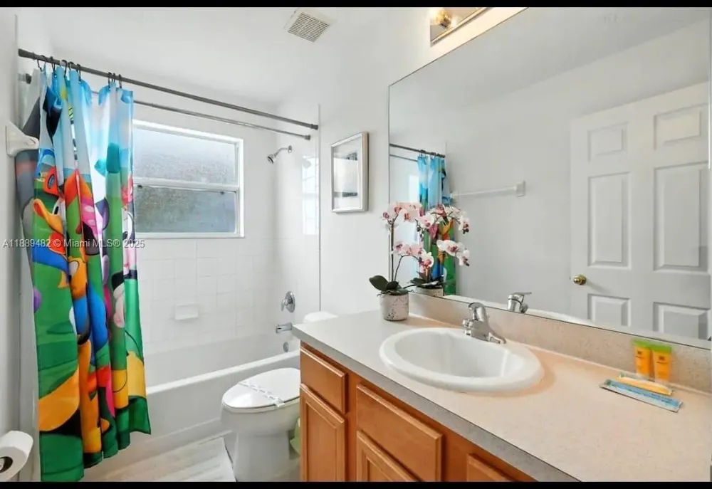 8520 SUNRISE KEY DR Kissimmee, FL 34747