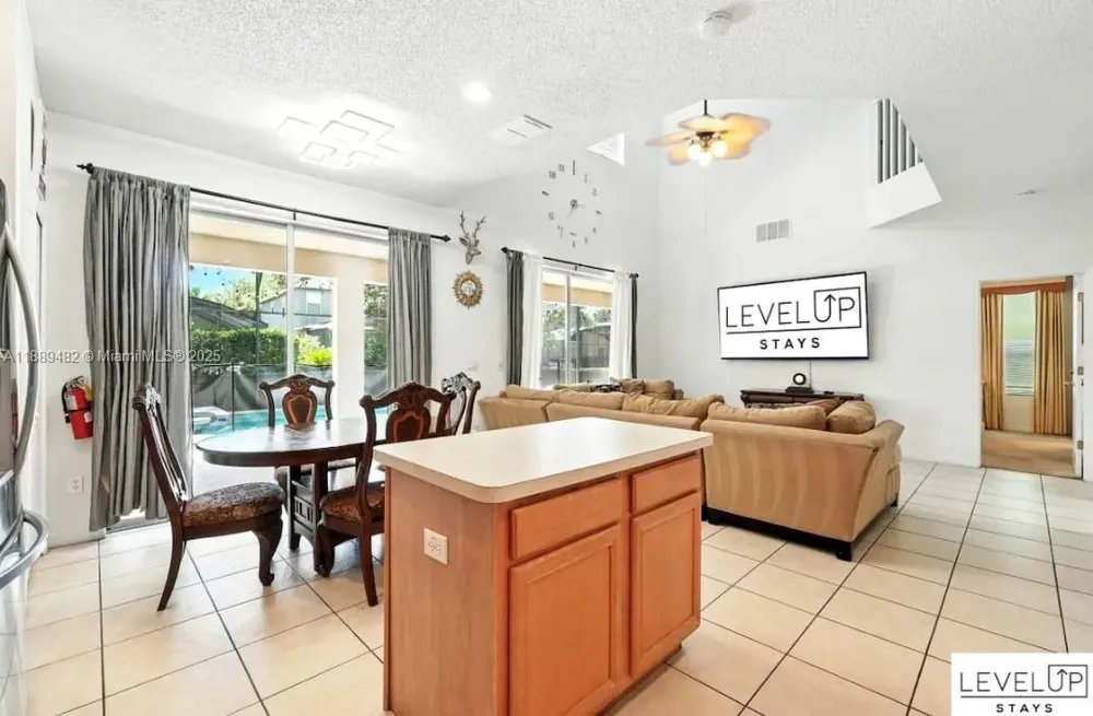8520 SUNRISE KEY DR Kissimmee, FL 34747