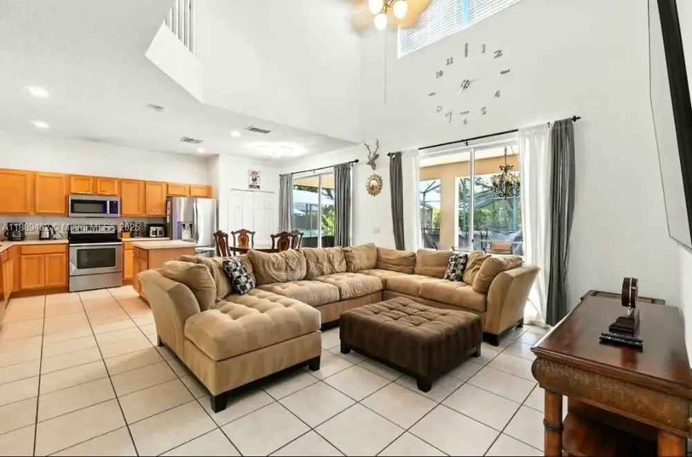 8520 SUNRISE KEY DR Kissimmee, FL 34747