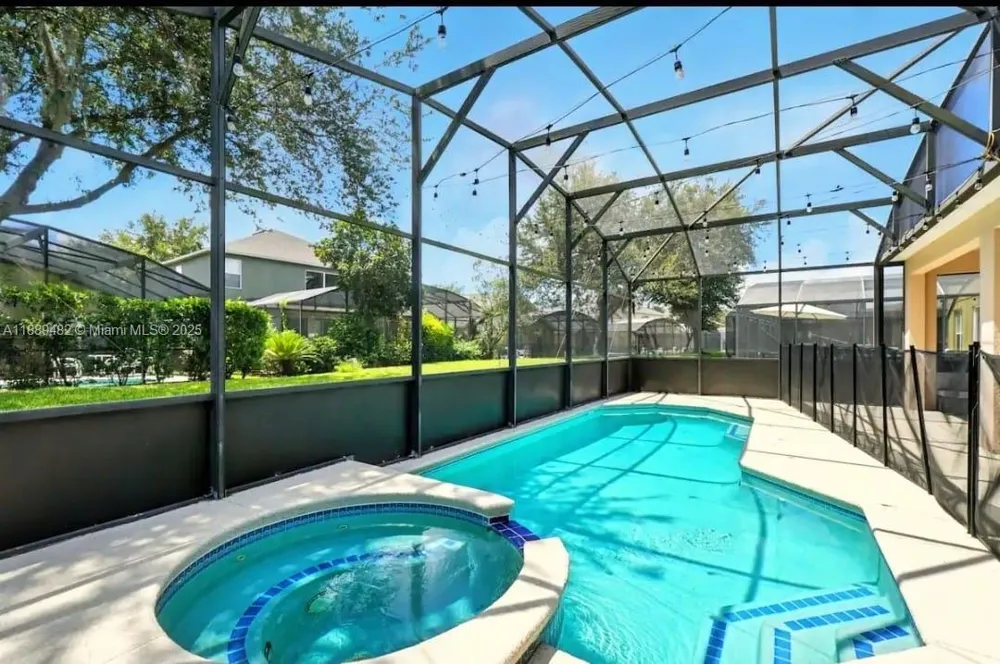 8520 SUNRISE KEY DR Kissimmee, FL 34747