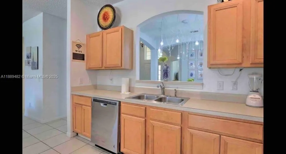 8520 SUNRISE KEY DR Kissimmee, FL 34747