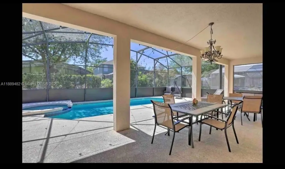 8520 SUNRISE KEY DR Kissimmee, FL 34747