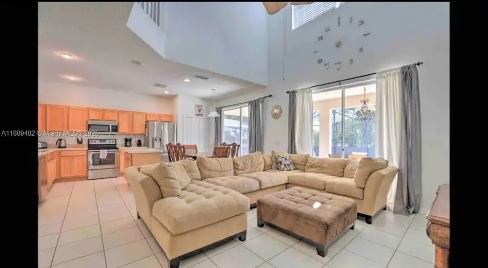 8520 SUNRISE KEY DR Kissimmee, FL 34747