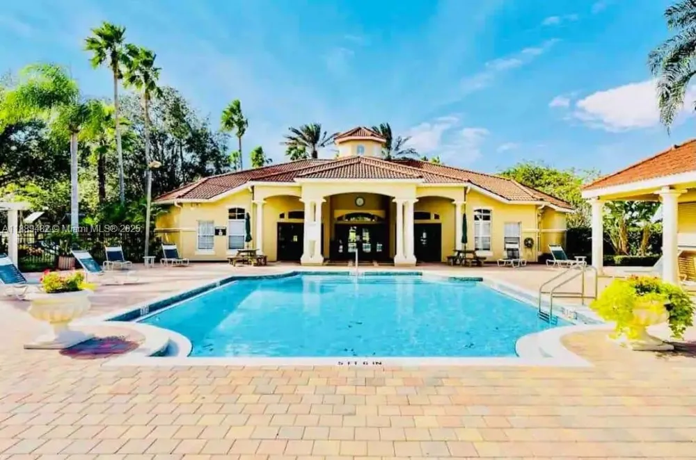8520 SUNRISE KEY DR Kissimmee, FL 34747