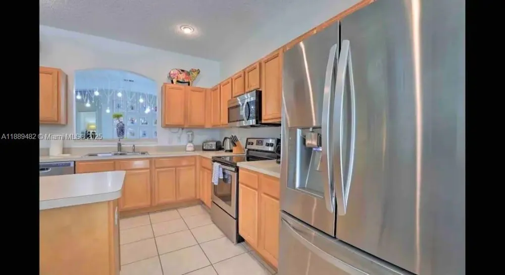 8520 SUNRISE KEY DR Kissimmee, FL 34747