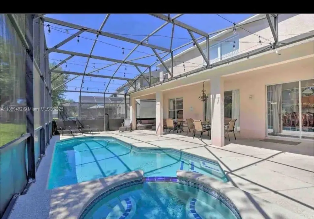 8520 SUNRISE KEY DR Kissimmee, FL 34747