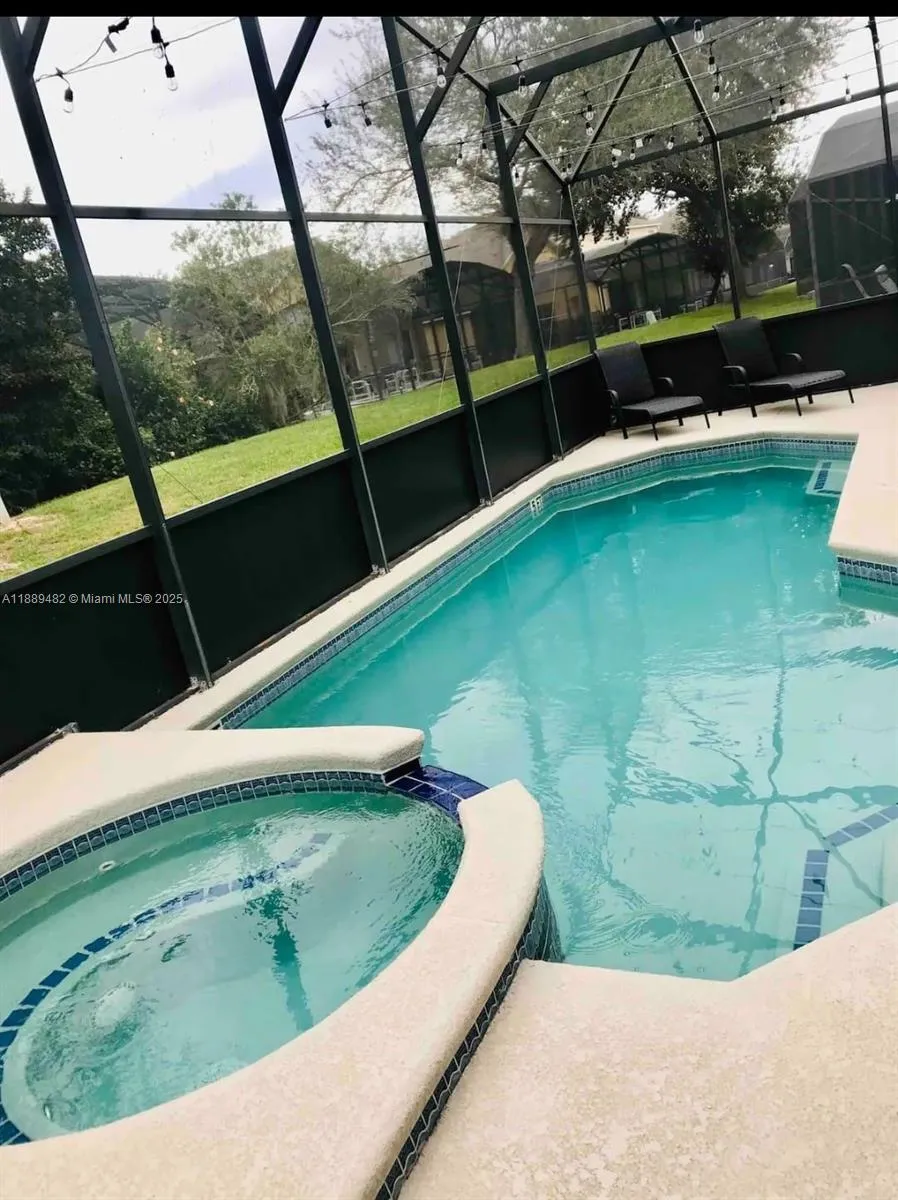 8520 SUNRISE KEY DR Kissimmee, FL 34747