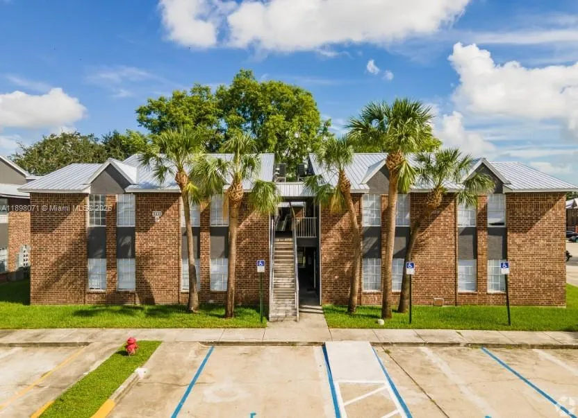 2000 S Main Street #000 Belle Glade, FL 33430