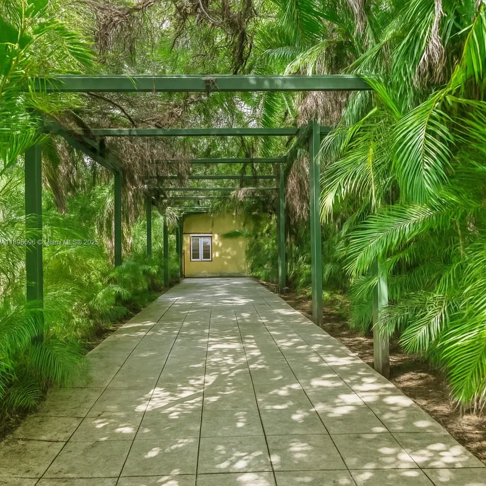 15000 Old Cutler Rd Palmetto Bay, FL 33158