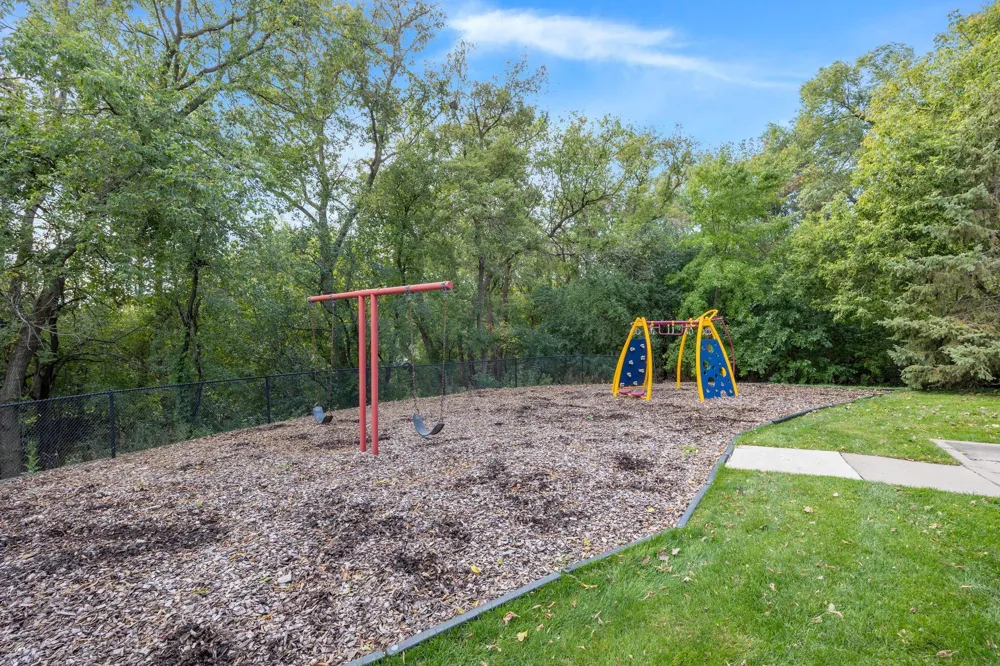 17820 Valley Cove Court Deephaven, MN 55391