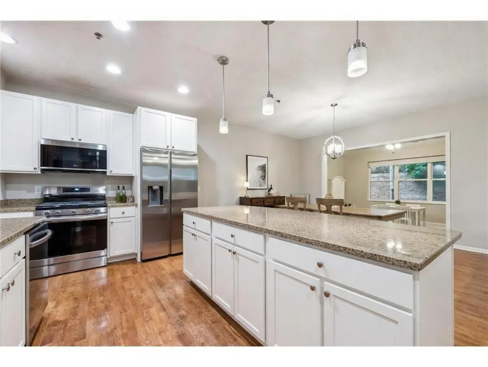 17820 Valley Cove Court Deephaven, MN 55391