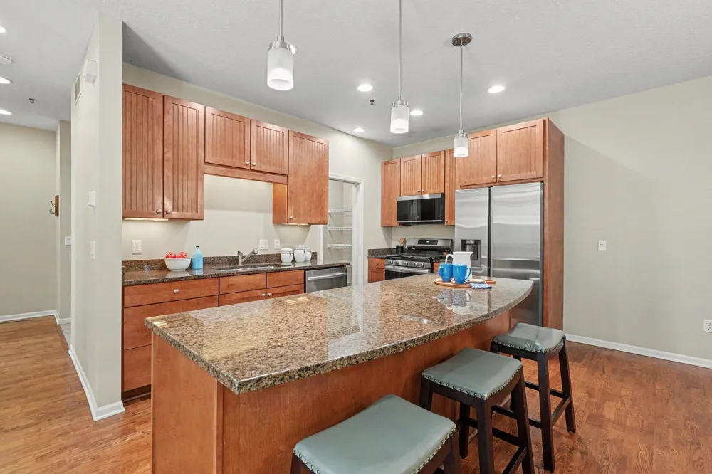17820 Valley Cove Court Deephaven, MN 55391