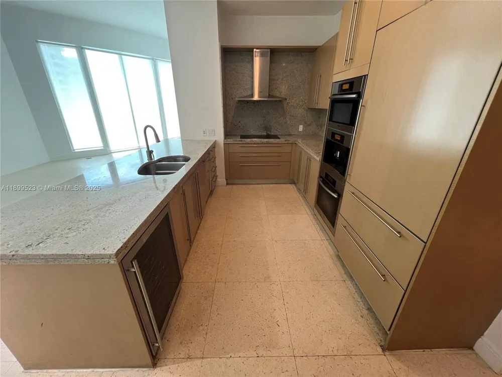 900 Brickell Key Blvd #2205 Miami, FL 33131
