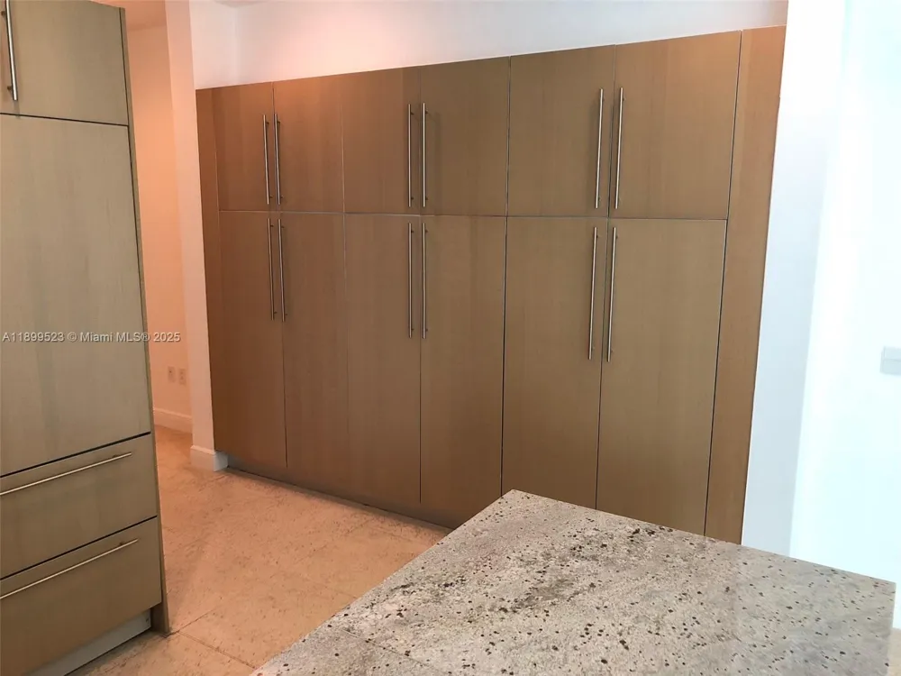 900 Brickell Key Blvd #2205 Miami, FL 33131