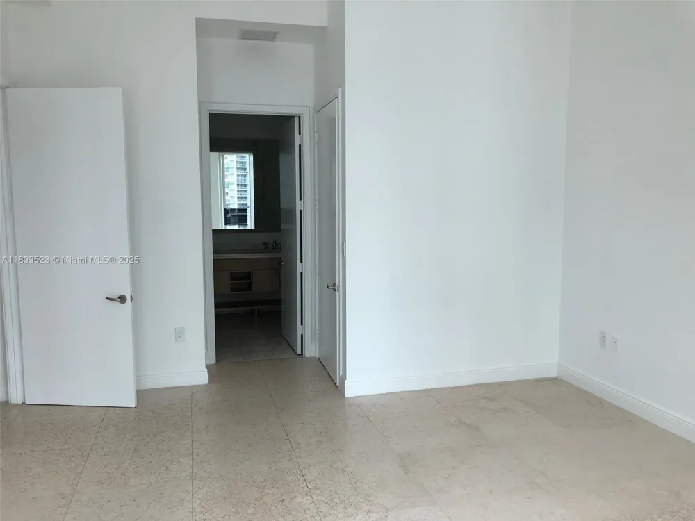 900 Brickell Key Blvd #2205 Miami, FL 33131