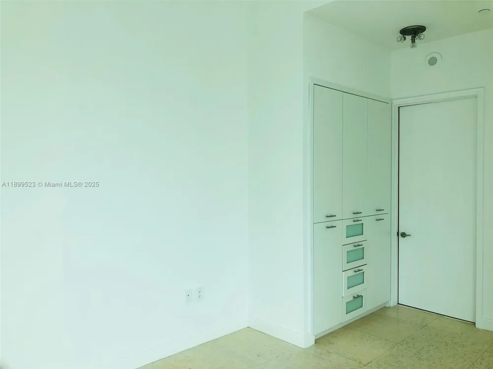 900 Brickell Key Blvd #2205 Miami, FL 33131