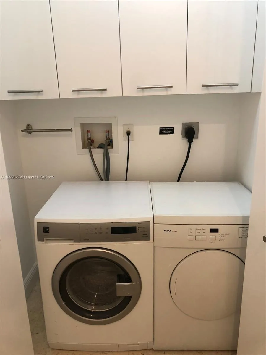 900 Brickell Key Blvd #2205 Miami, FL 33131