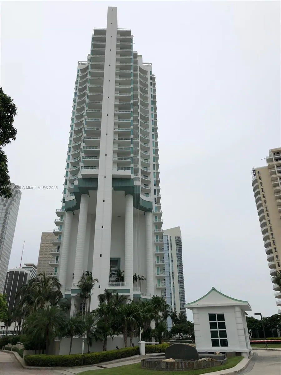 900 Brickell Key Blvd #2205 Miami, FL 33131
