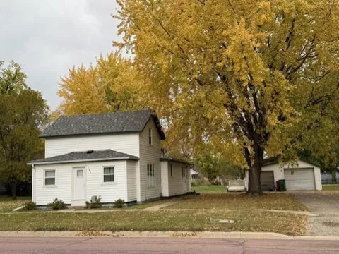 306 E Front Street E