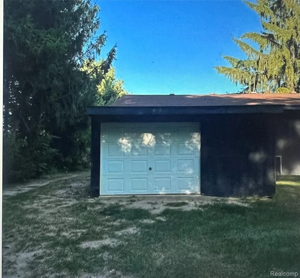 6803 Napoleon Road Leoni Township, MI 49201