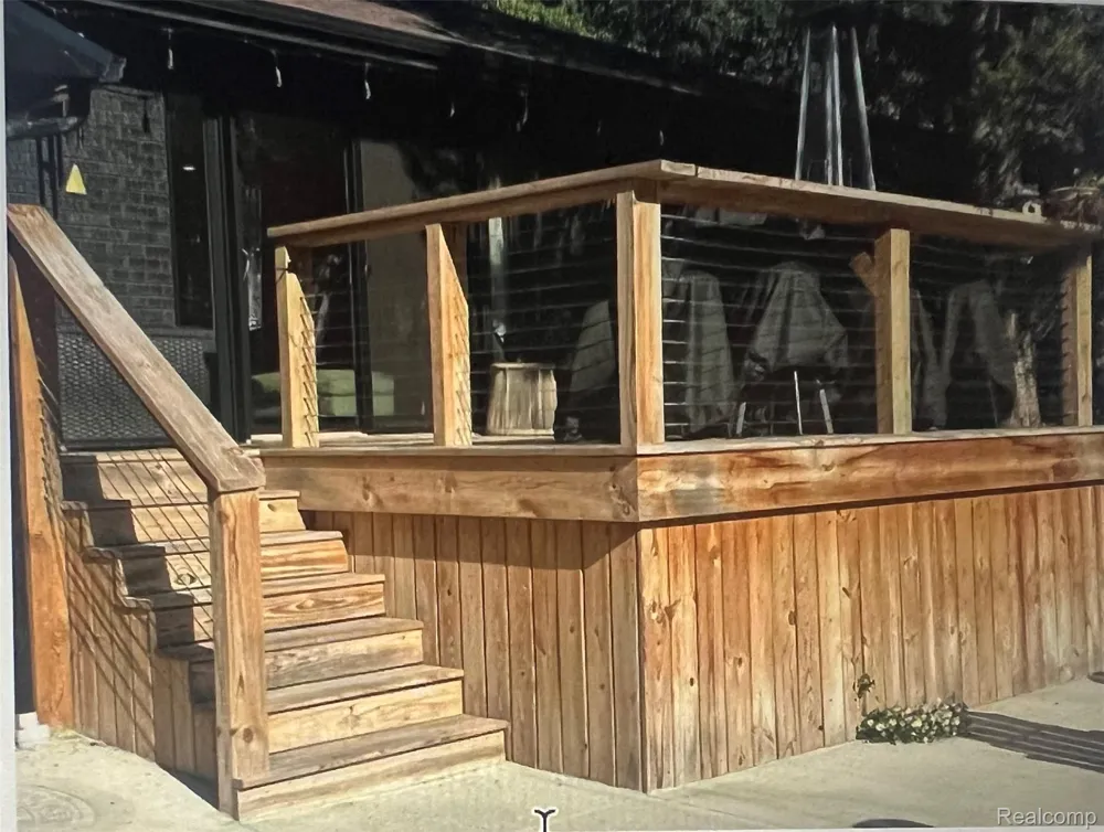 6803 Napoleon Road Leoni Township, MI 49201