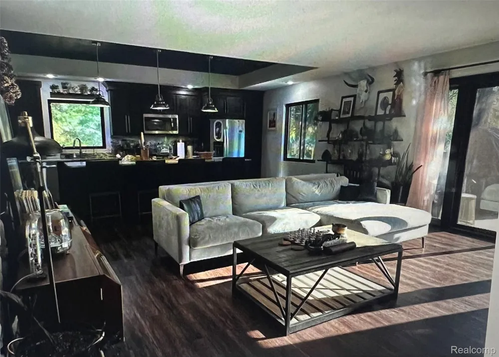 6803 Napoleon Road Leoni Township, MI 49201