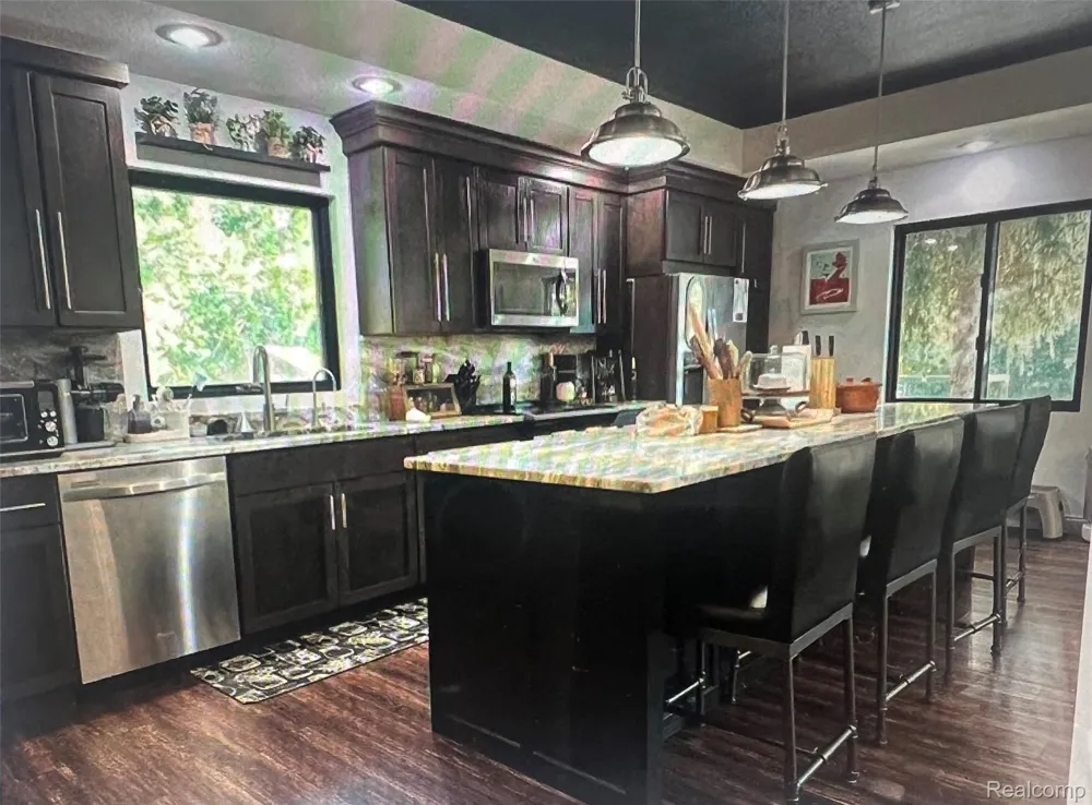 6803 Napoleon Road Leoni Township, MI 49201