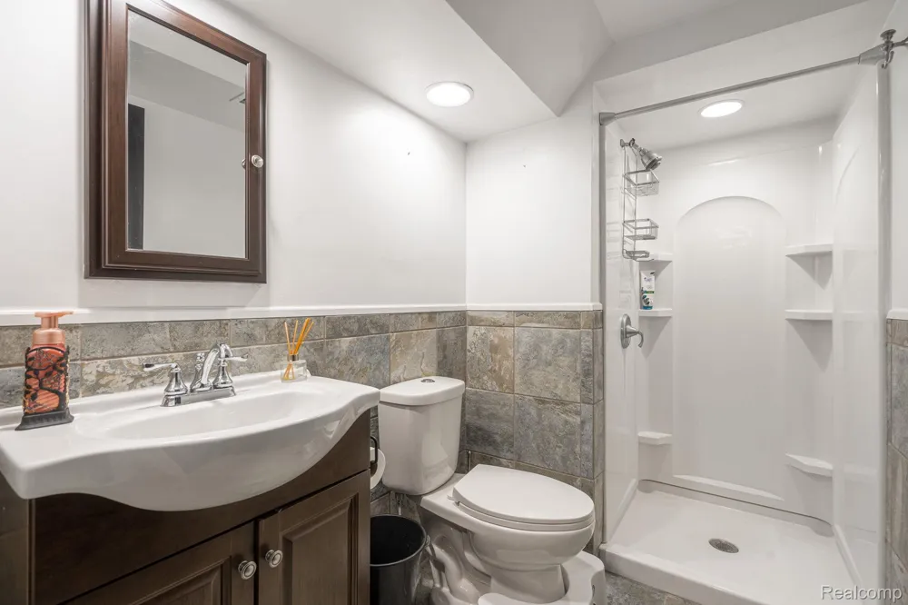 6803 Napoleon Road Leoni Township, MI 49201