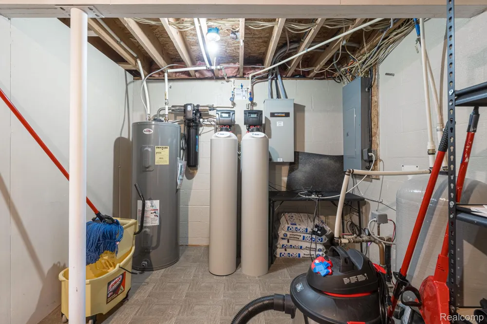 6803 Napoleon Road Leoni Township, MI 49201
