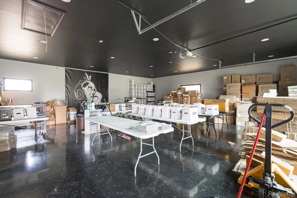 6803 Napoleon Road Leoni Township, MI 49201
