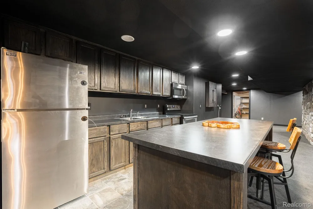 6803 Napoleon Road Leoni Township, MI 49201