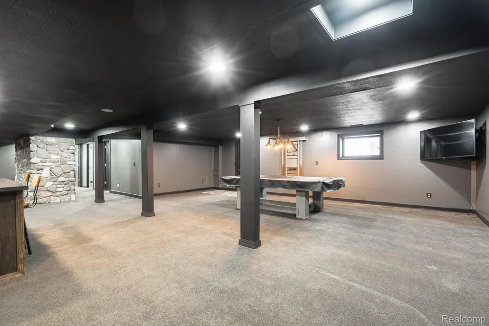 6803 Napoleon Road Leoni Township, MI 49201