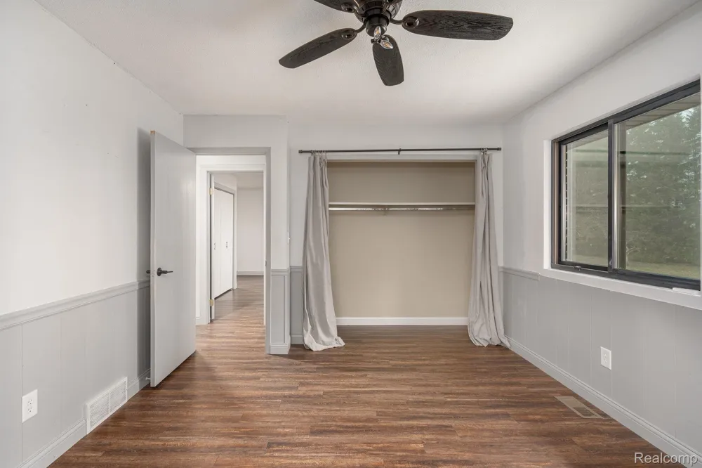 6803 Napoleon Road Leoni Township, MI 49201