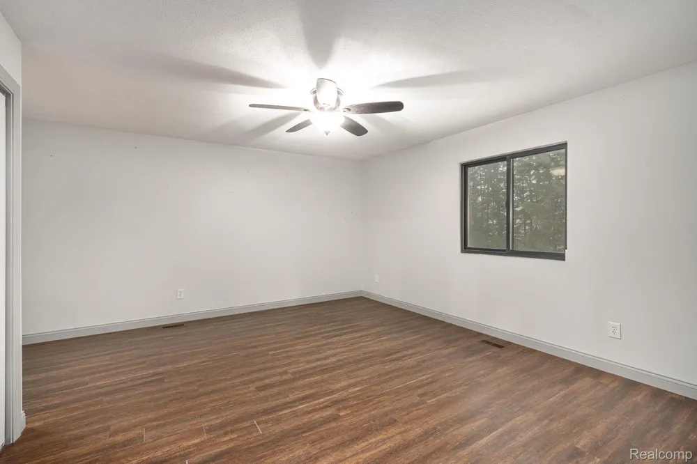 6803 Napoleon Road Leoni Township, MI 49201