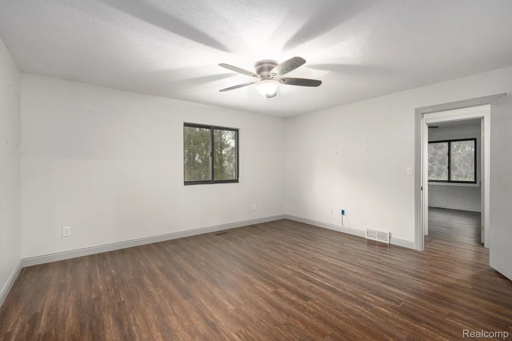 6803 Napoleon Road Leoni Township, MI 49201