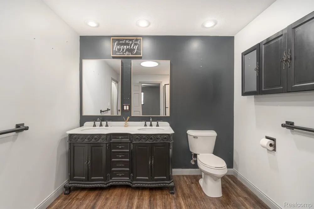 6803 Napoleon Road Leoni Township, MI 49201