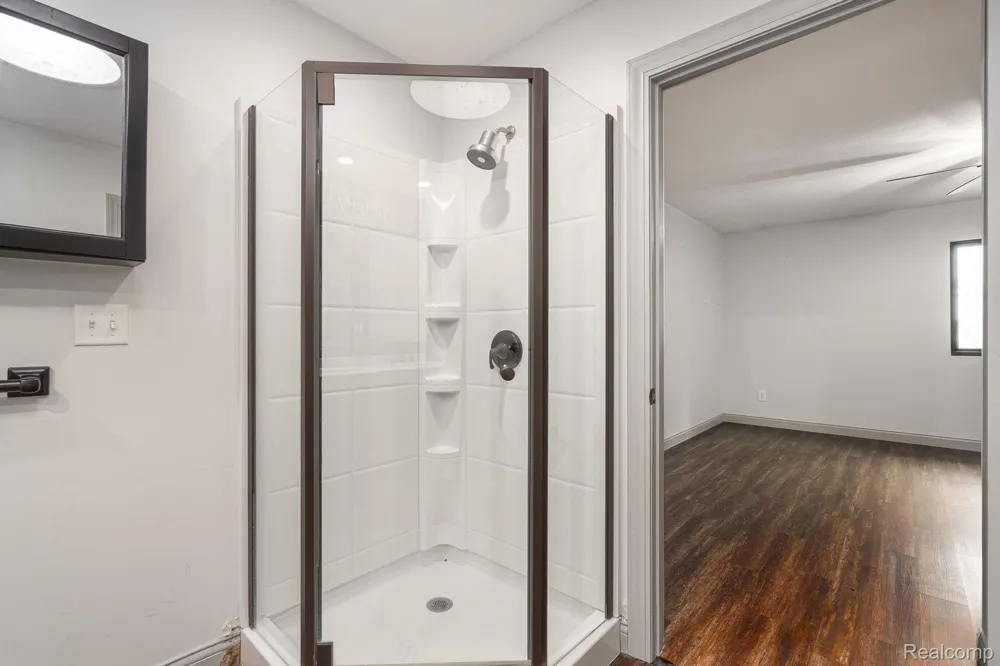 6803 Napoleon Road Leoni Township, MI 49201